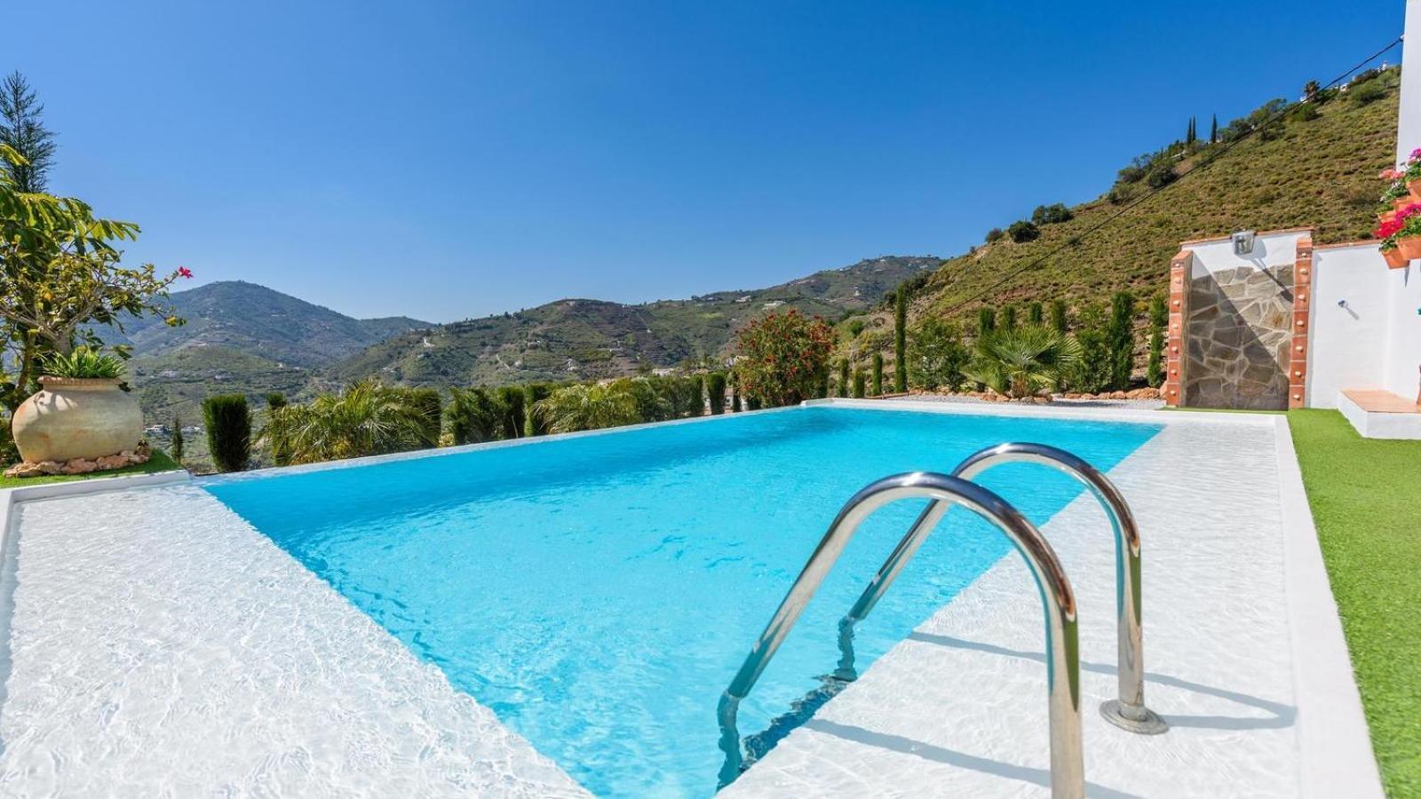 Villa Las Palmeras De Torrox By Ruralidays Ngoại thất bức ảnh